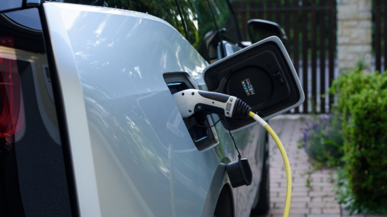 How is VREMT’s Vehicle Charger Series Transforming EV Charging Dynamics?